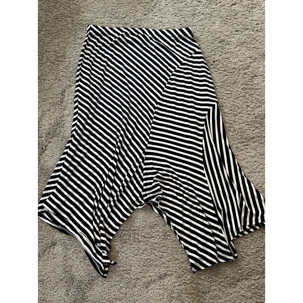 Chico’s Size 1 Women’s Size Medium/8 White & Black Striped Pull On Skirt